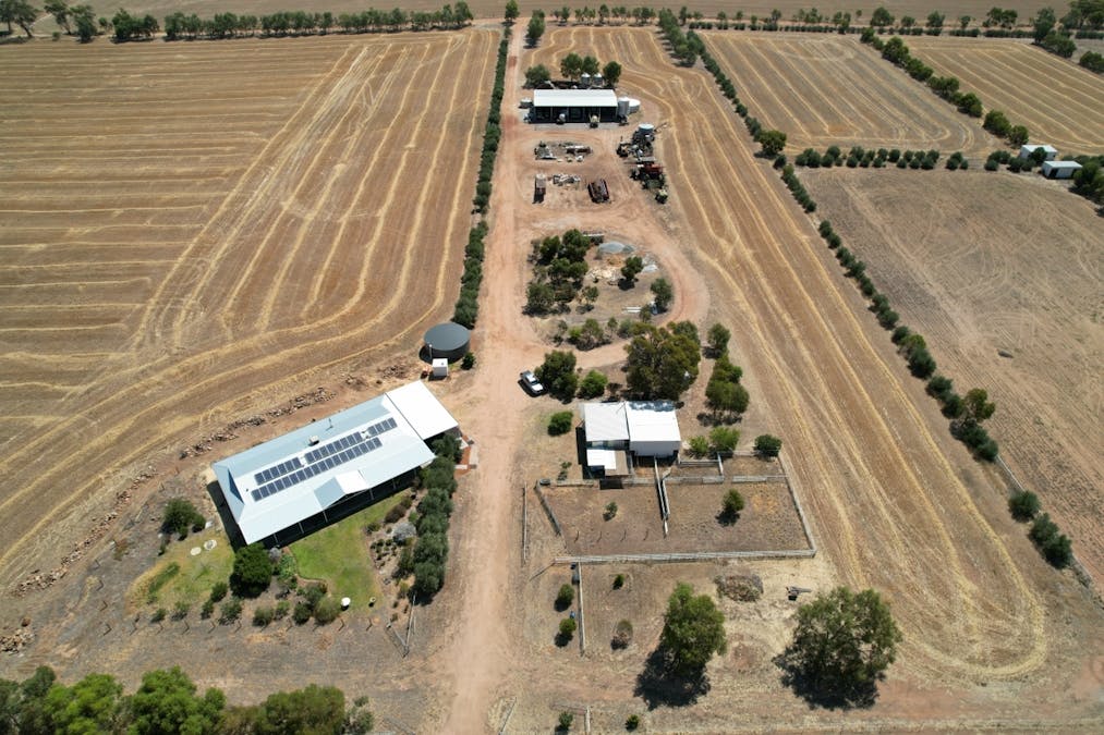 1352  Quellington Road, York, WA, 6302 - Image 31