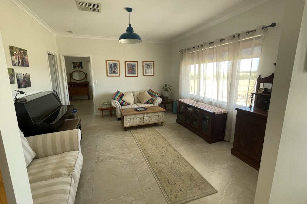 1352  Quellington Road, York, WA, 6302 - Image 28