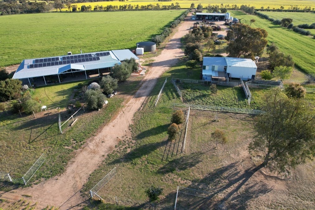 1352  Quellington Road, York, WA, 6302 - Image 12