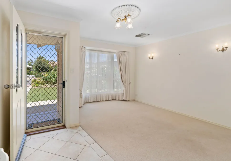 17 Thirteenth Street, Renmark, SA, 5341 - Image 3