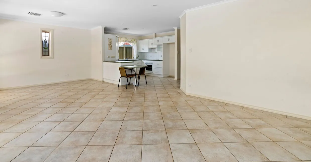 17 Thirteenth Street, Renmark, SA, 5341 - Image 6