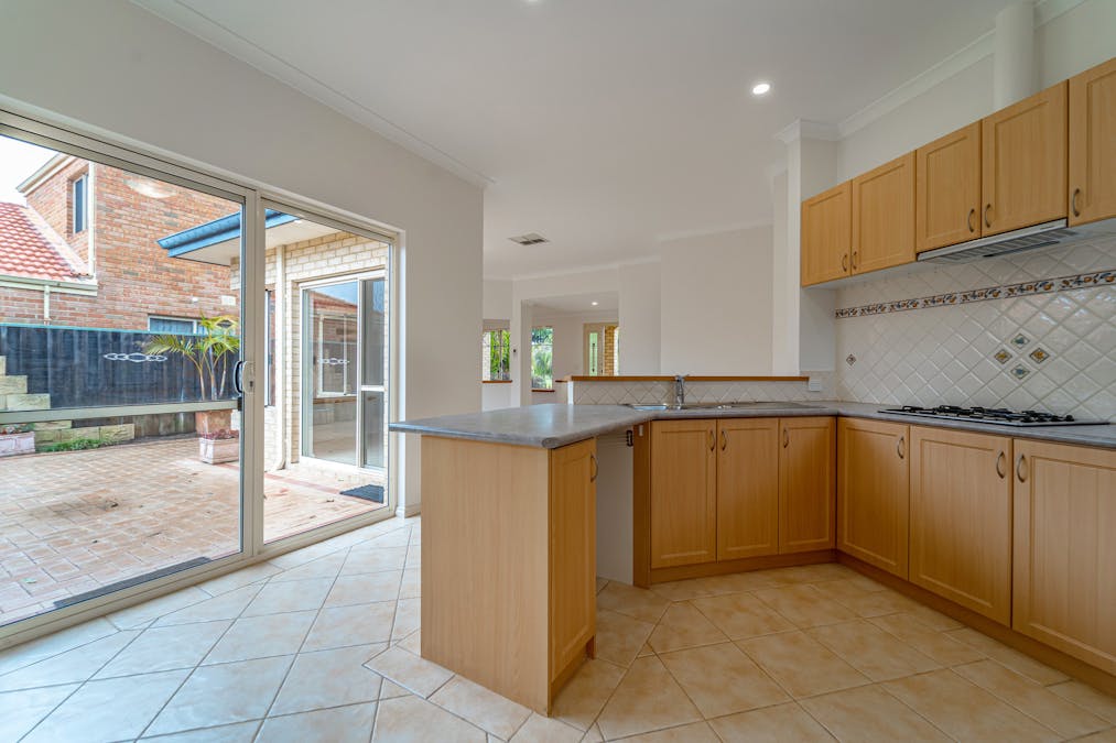 15 Lynch Avenue, Rockingham, WA, 6168 - Image 11