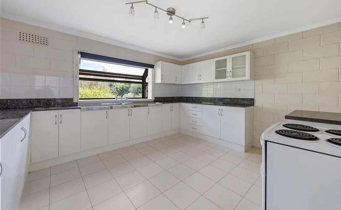 4 & 4A Adelaide Road, Kapunda, SA, 5373 - Image 4