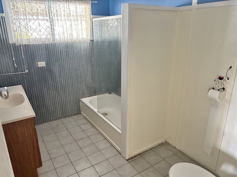 1 Hawthorne Street, Dalby, QLD, 4405 - Image 9