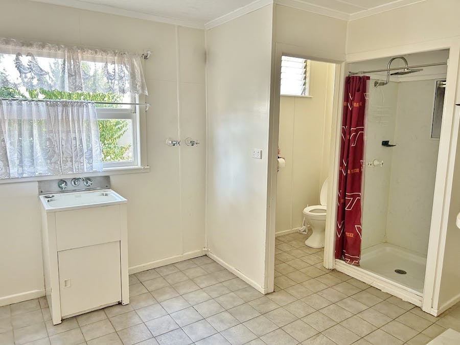 1 Hawthorne Street, Dalby, QLD, 4405 - Image 12
