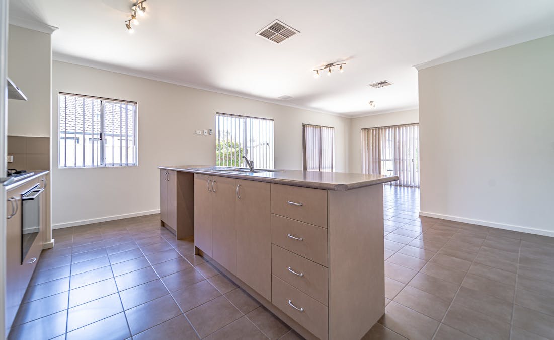 8 Sorelle Way, Port Kennedy, WA, 6172 - Image 4