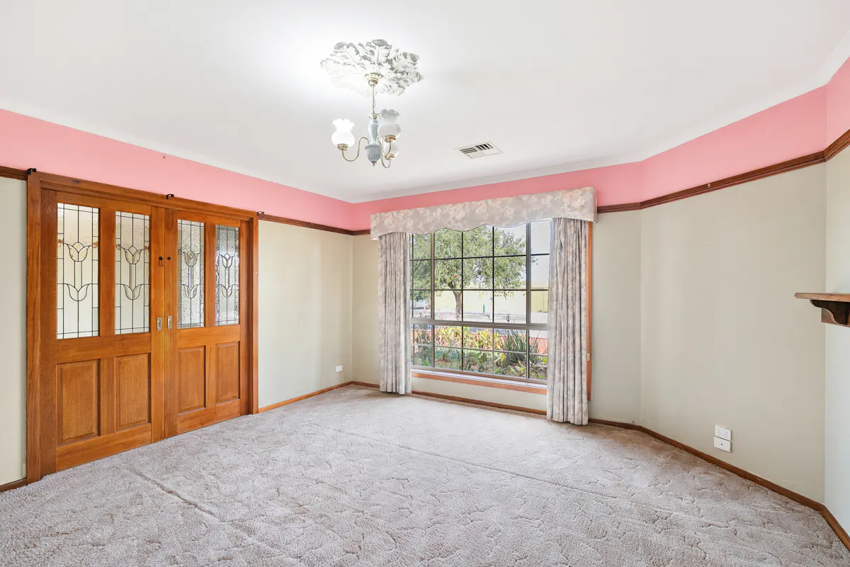 21 Scott Avenue — photo 3 of 13