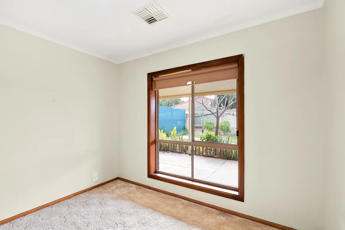 21 Scott Avenue — photo 10 of 13