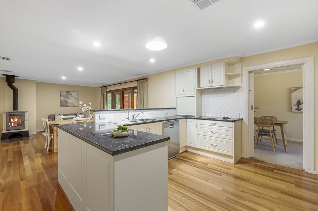 12 Light Road, Coromandel Valley, SA, 5051 - Image 11