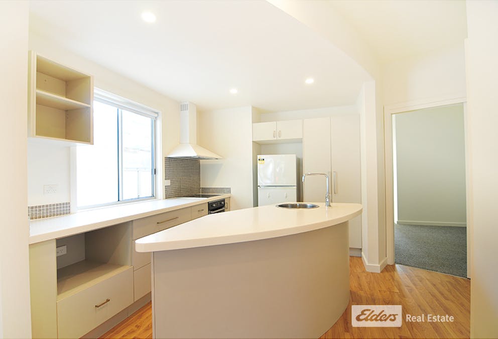 2/20 Elizabeth Street, Robe, SA, 5276 - Image 3