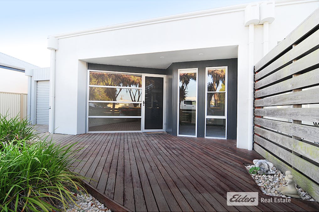 2/20 Elizabeth Street, Robe, SA, 5276 - Image 1