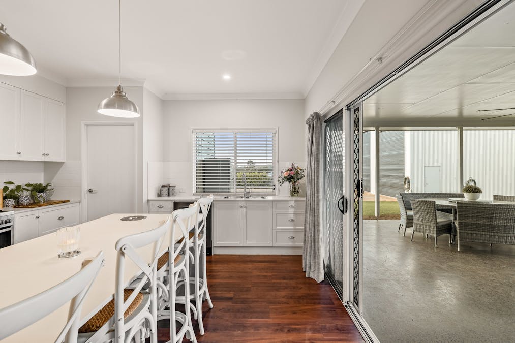 14 Amorosa Street, Cabarlah, QLD, 4352 - Image 11