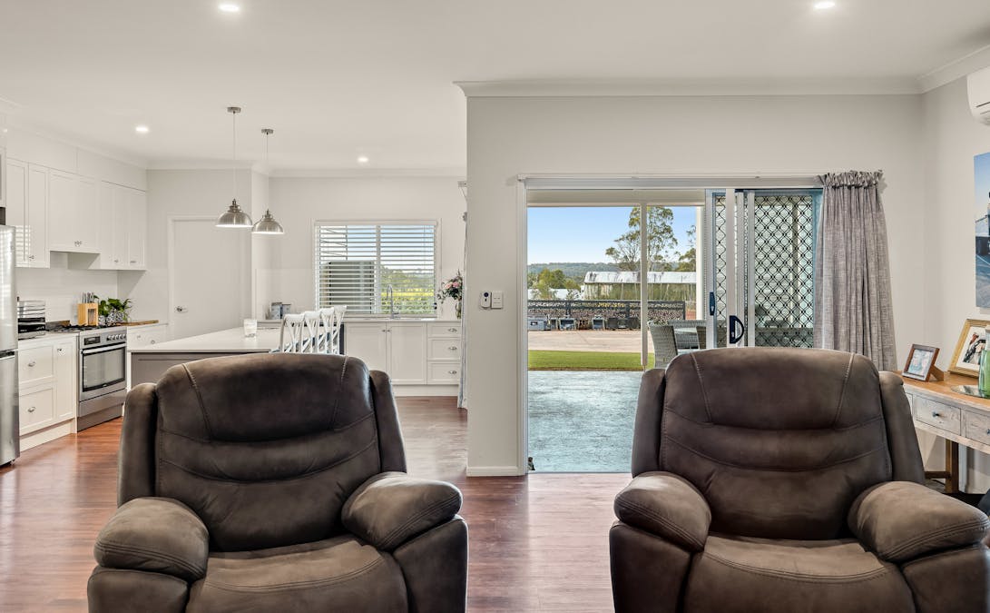 14 Amorosa Street, Cabarlah, QLD, 4352 - Image 17