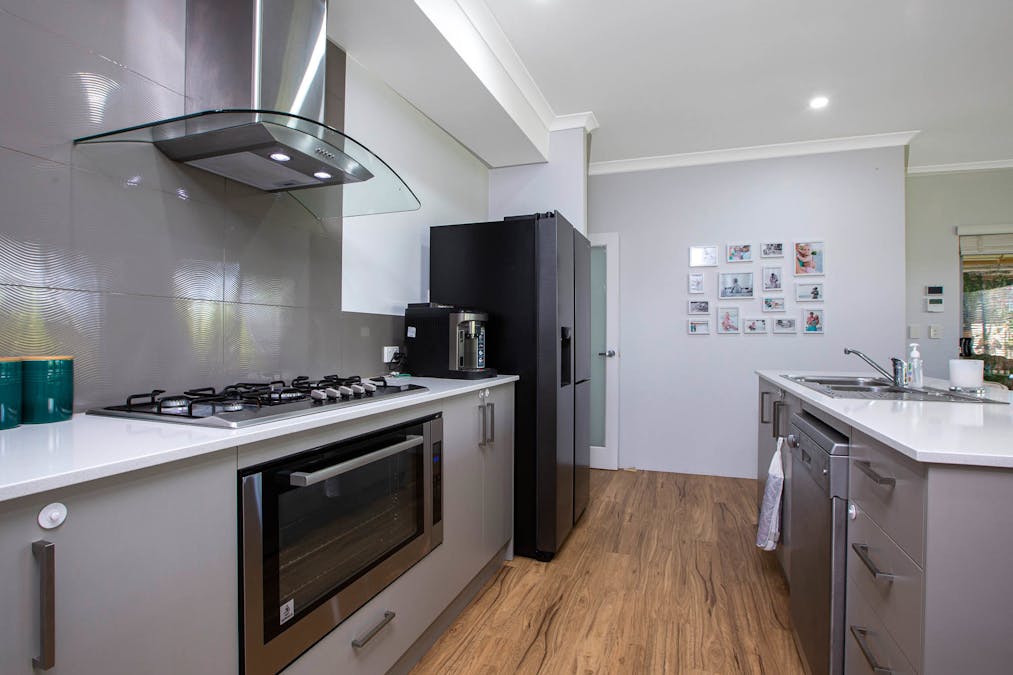 110 Napoleon Promenade, Kealy, WA, 6280 - Image 3