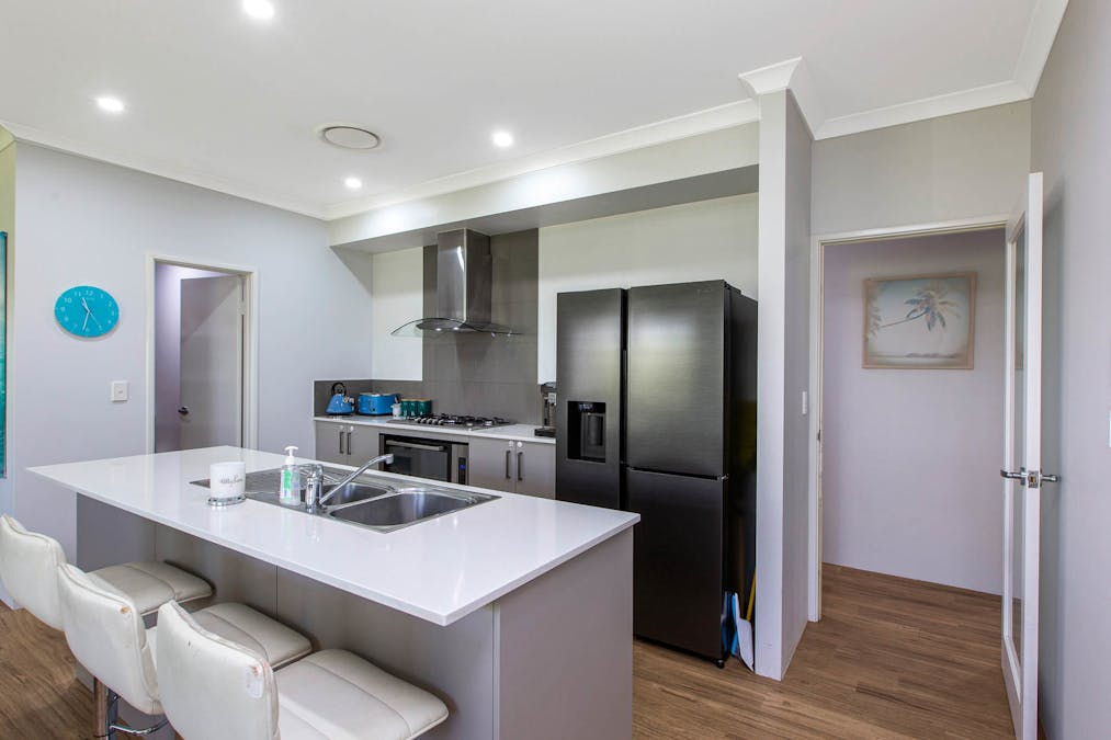 110 Napoleon Promenade, Kealy, WA, 6280 - Image 8