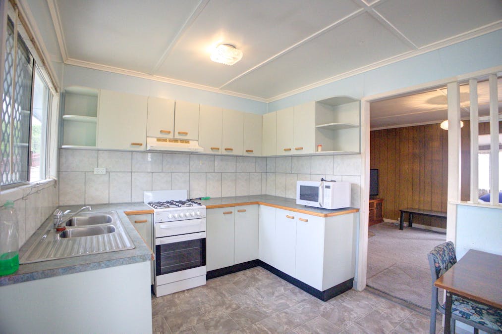2 Slone Street, Riverview, QLD, 4303 - Image 4