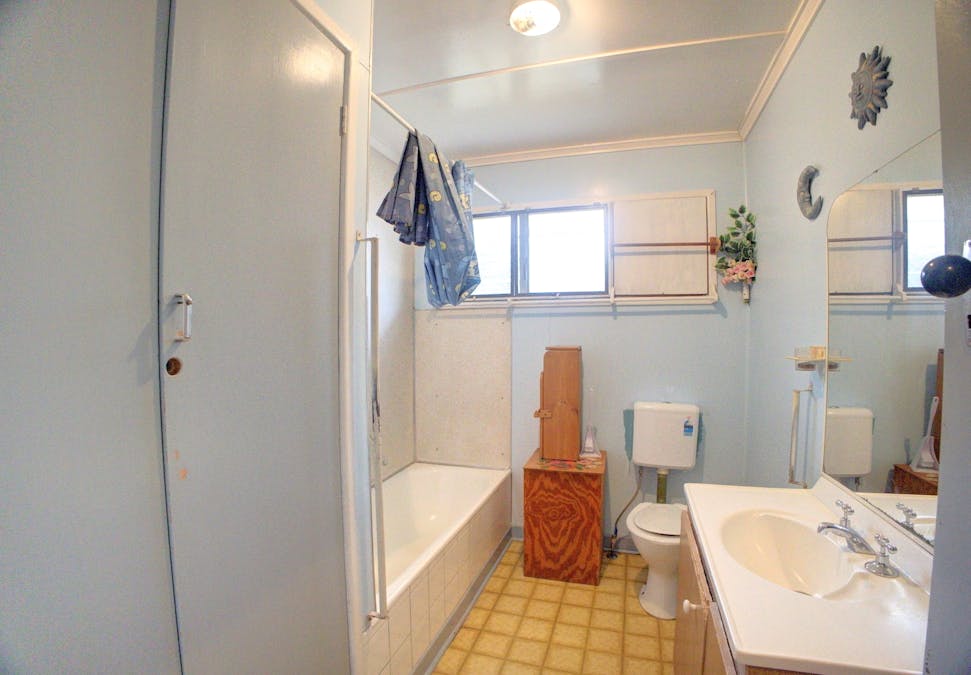 2 Slone Street, Riverview, QLD, 4303 - Image 13