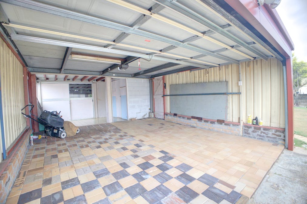2 Slone Street, Riverview, QLD, 4303 - Image 18