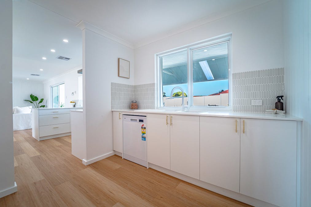 3 Waikiki Road, Safety Bay, WA, 6169 - Image 15