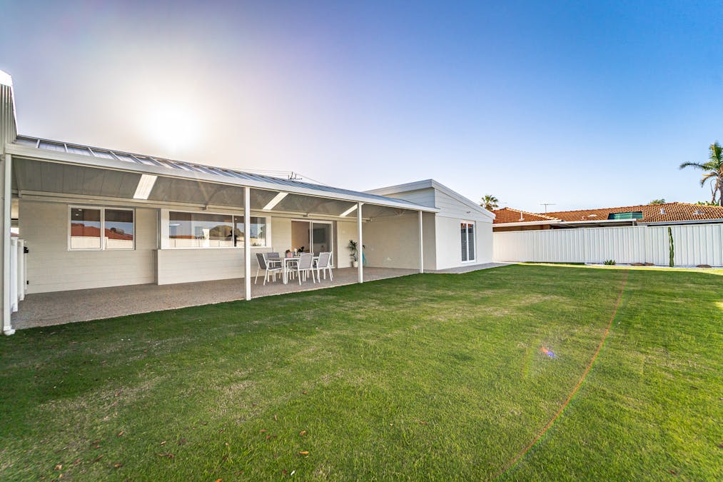 3 Waikiki Road, Safety Bay, WA, 6169 - Image 29