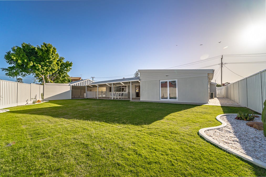 3 Waikiki Road, Safety Bay, WA, 6169 - Image 34