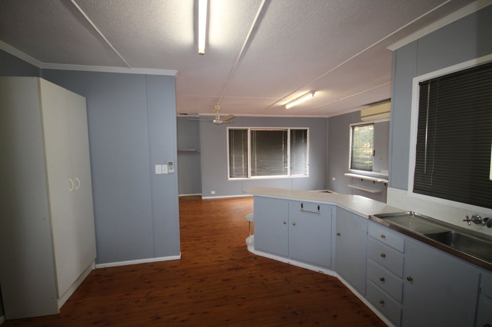 23 Hall Street, Dalby, QLD, 4405 - Image 4