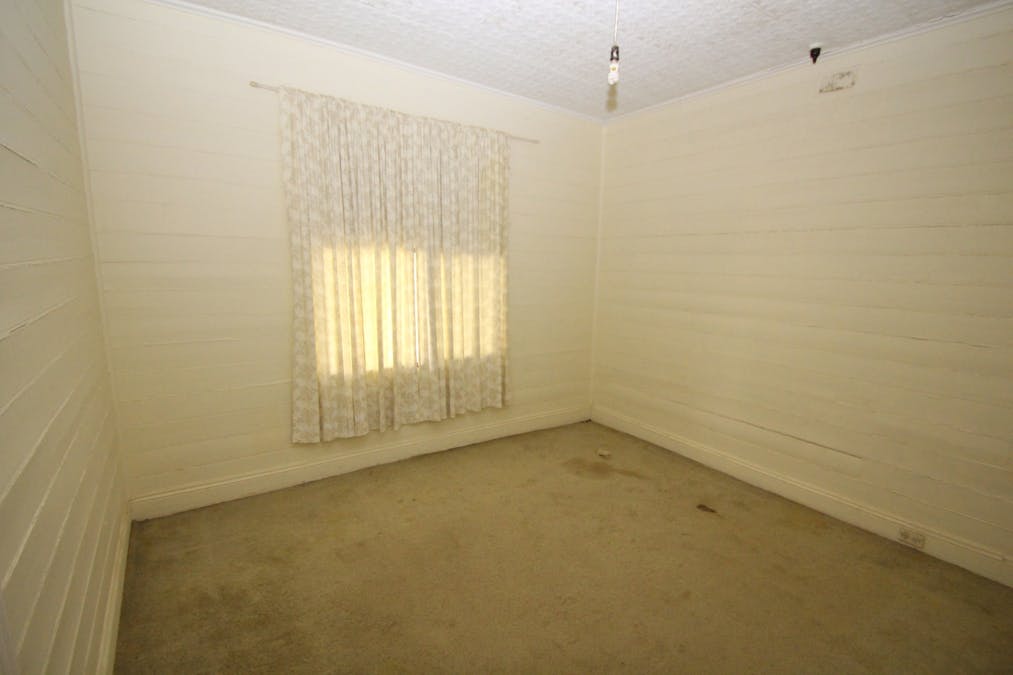 54 Eleventh Street, Renmark, SA, 5341 - Image 8