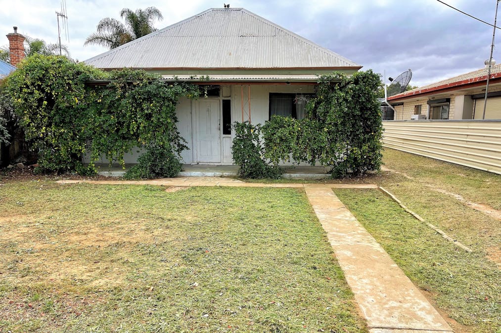 54 Eleventh Street, Renmark, SA, 5341 - Image 2