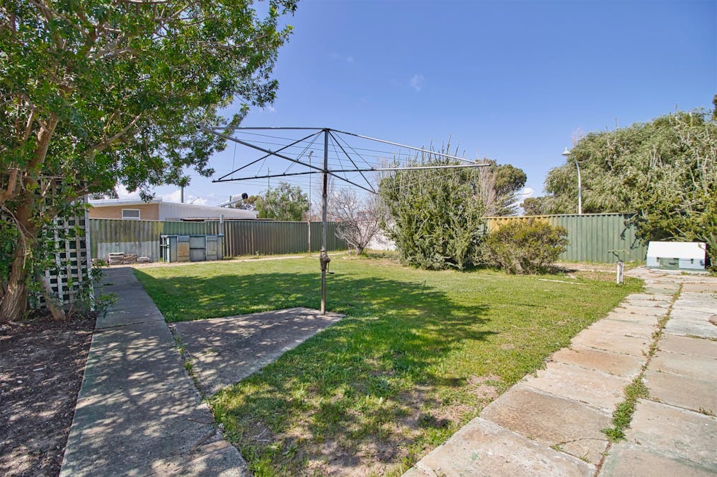 16 Dorado Court, Rockingham, WA, 6168 - Image 12