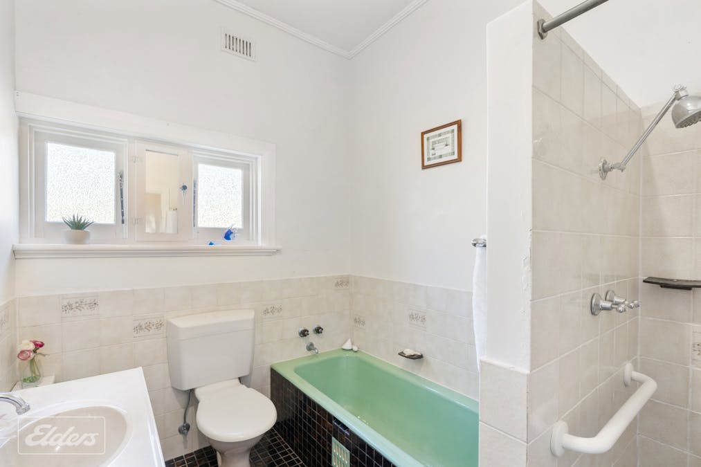 24 Churchill Road, Victor Harbor, SA, 5211 - Image 17