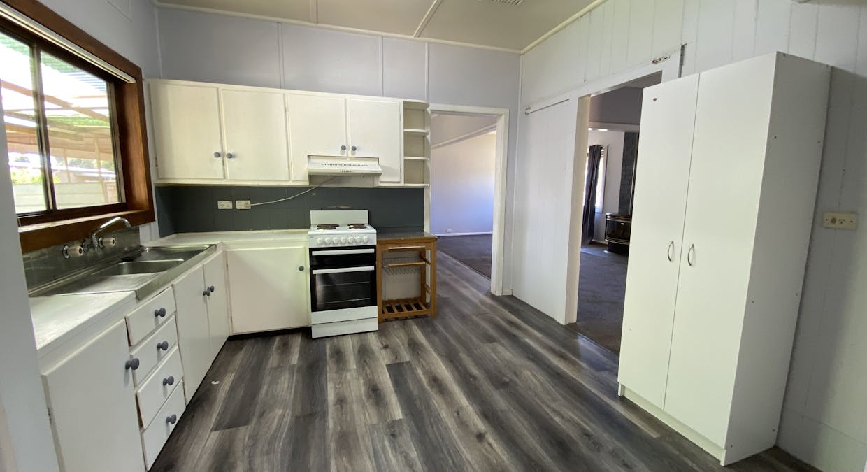 130 Farnell Street, Forbes, NSW, 2871 - Image 2