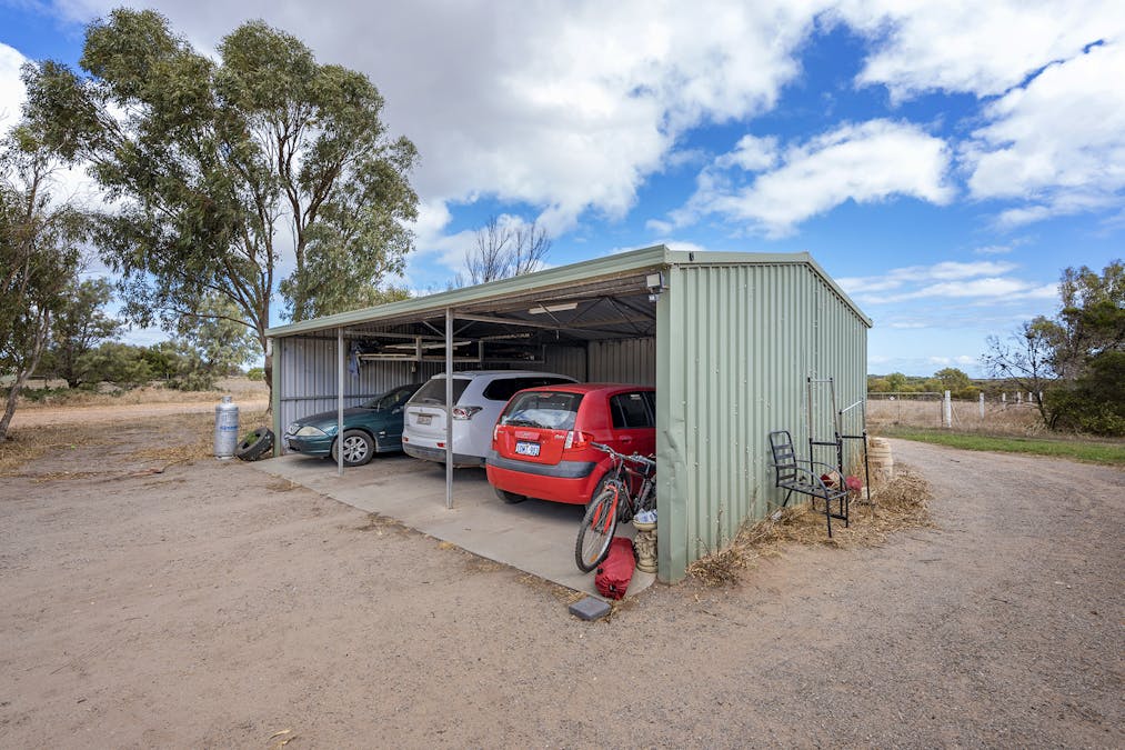 105 Padbury Road, Bookara, WA, 6525 - Image 15
