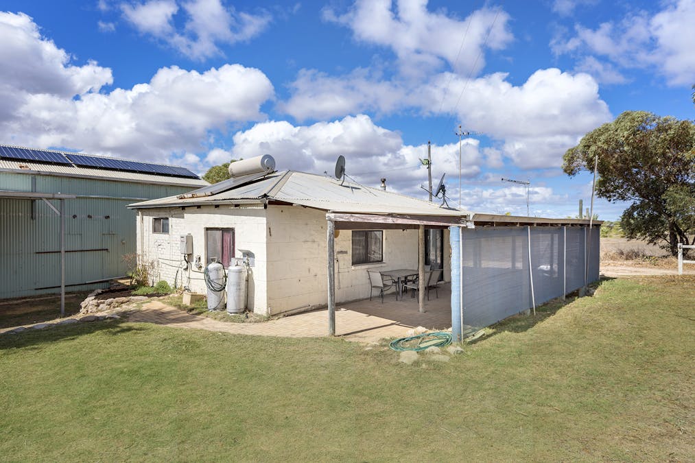 105 Padbury Road, Bookara, WA, 6525 - Image 20