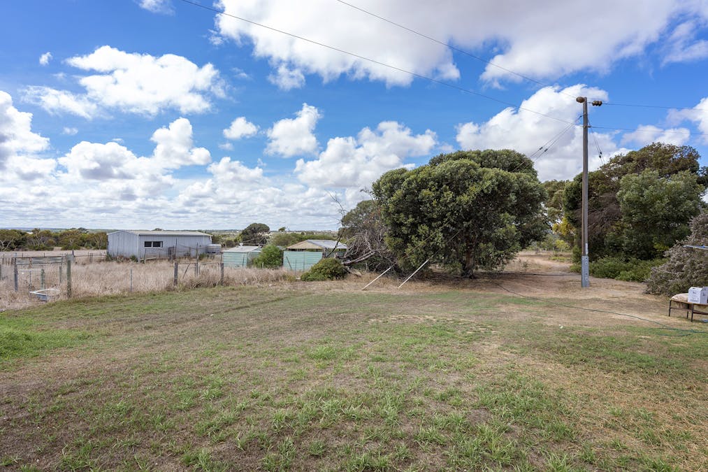 105 Padbury Road, Bookara, WA, 6525 - Image 24