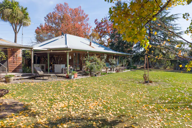 1370 Old Tolmie Road — photo from Elders Real Estate Mansfield