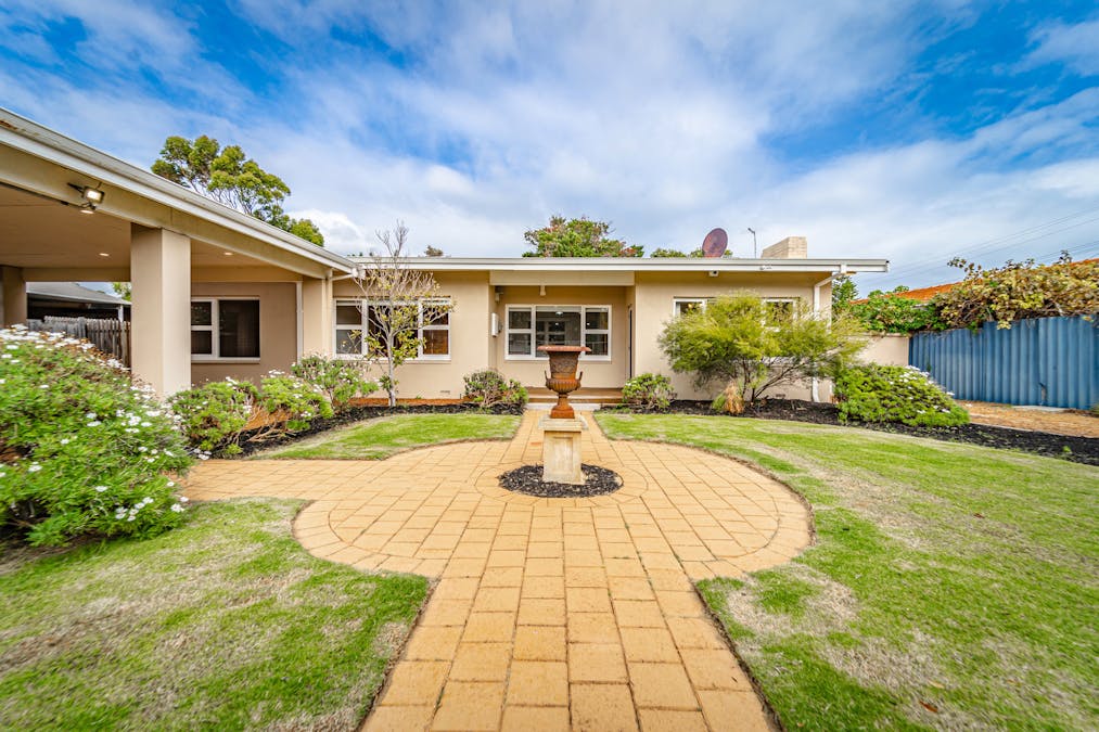 13 Rae Road, Safety Bay, WA, 6169 - Image 1