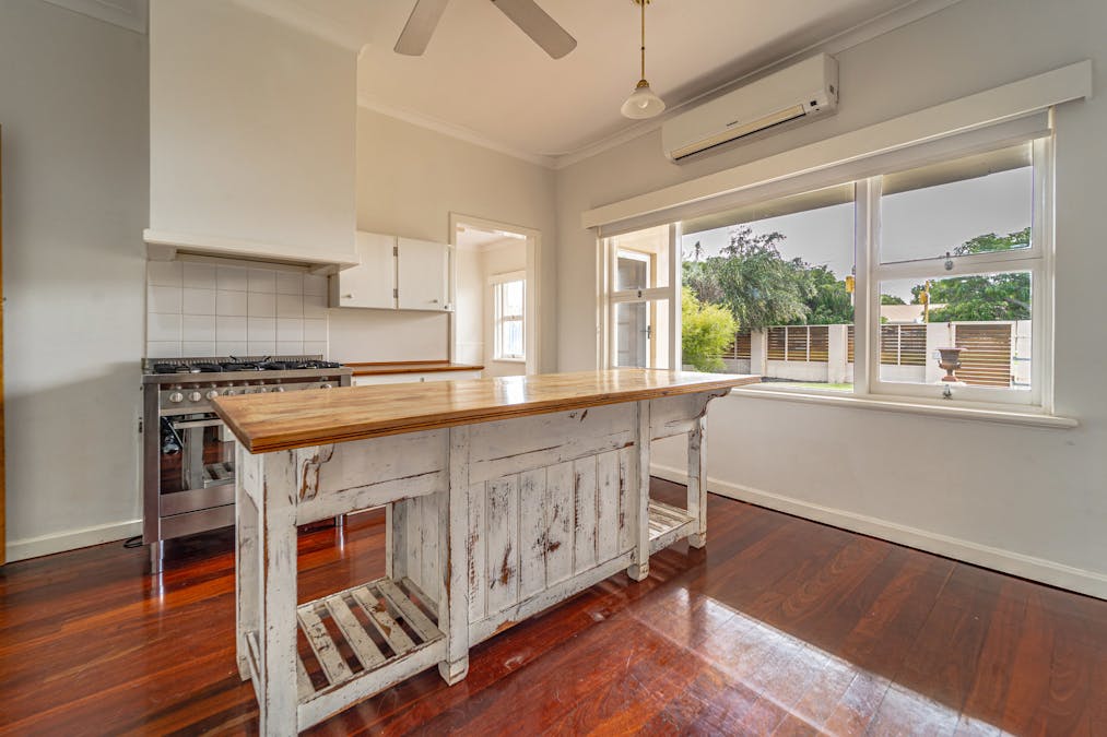 13 Rae Road, Safety Bay, WA, 6169 - Image 11