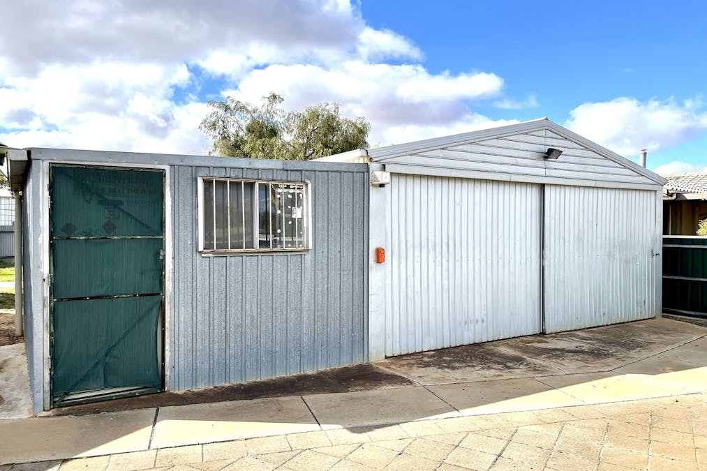26 Camplin Street, Wudinna, SA, 5652 - Image 2