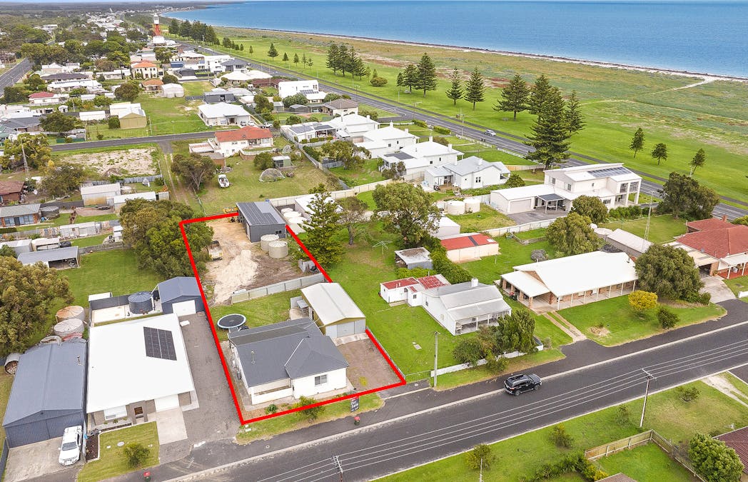 3 Coulthard Street, Kingston Se, SA, 5275 - Image 1
