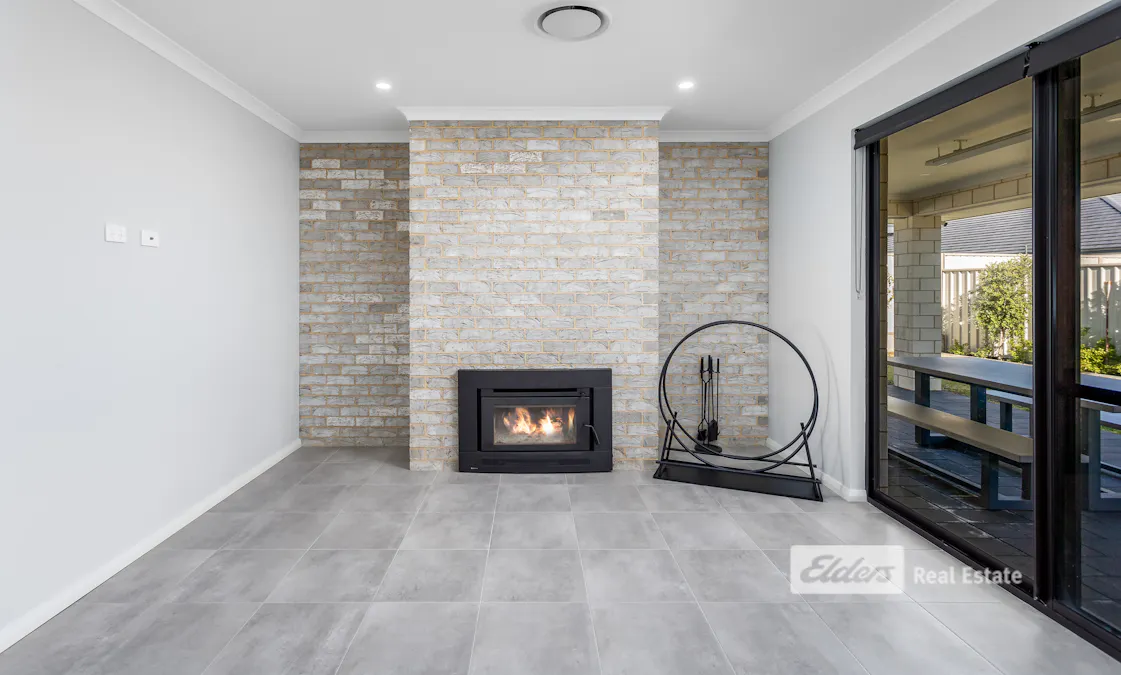 10 Serpens Road, Australind, WA, 6233 - Image 11