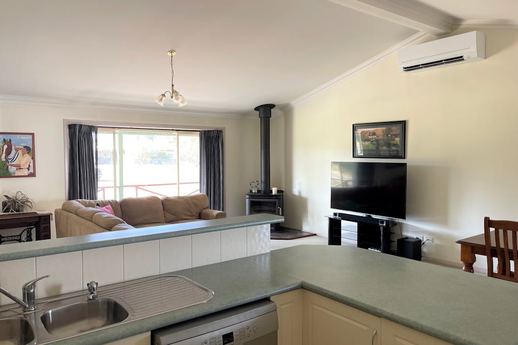2 Smith Street, Warracknabeal, VIC, 3393 - Image 6
