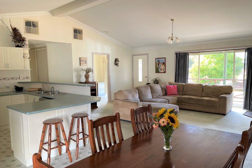 2 Smith Street, Warracknabeal, VIC, 3393 - Image 3