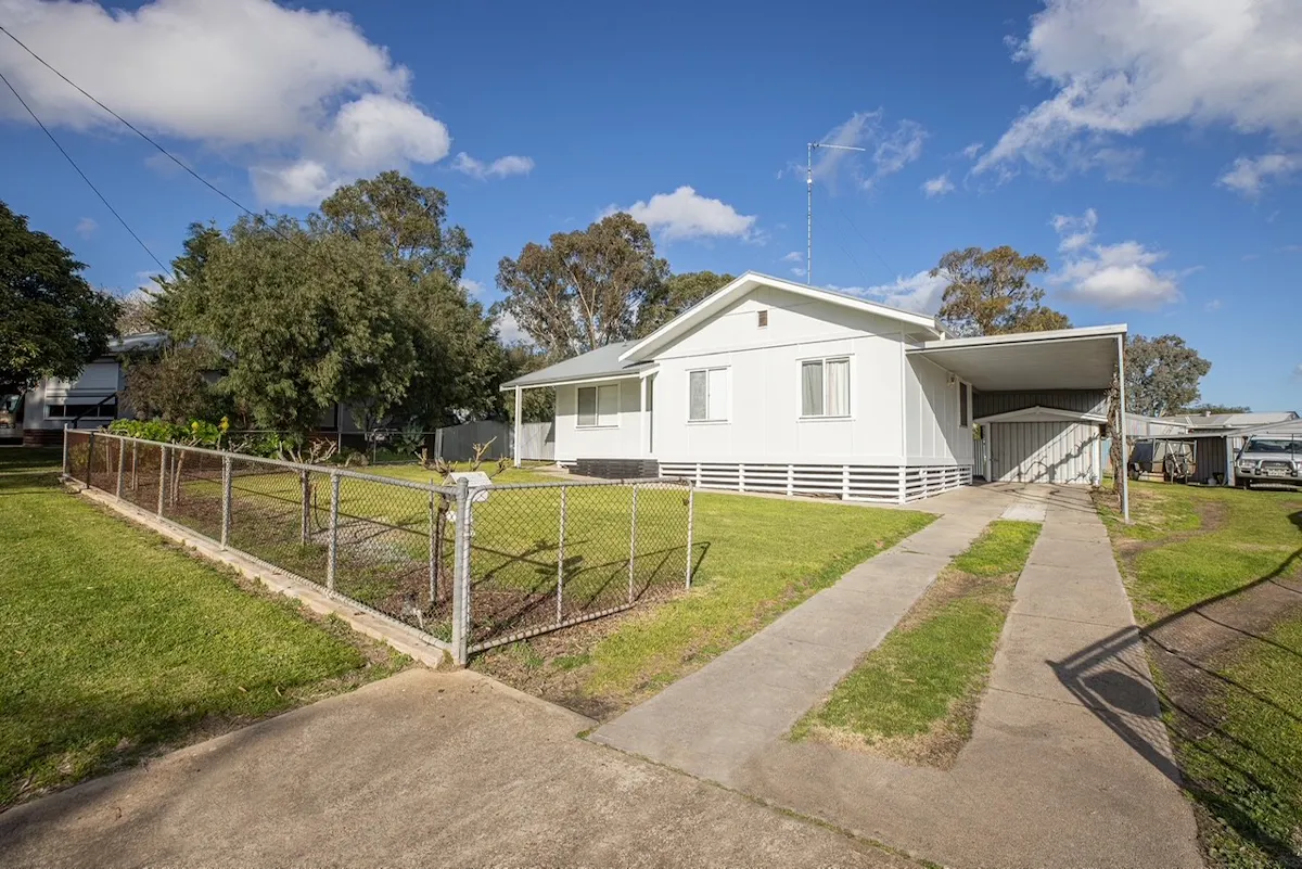 10 Lochiel Avenue — photo 11 of 13