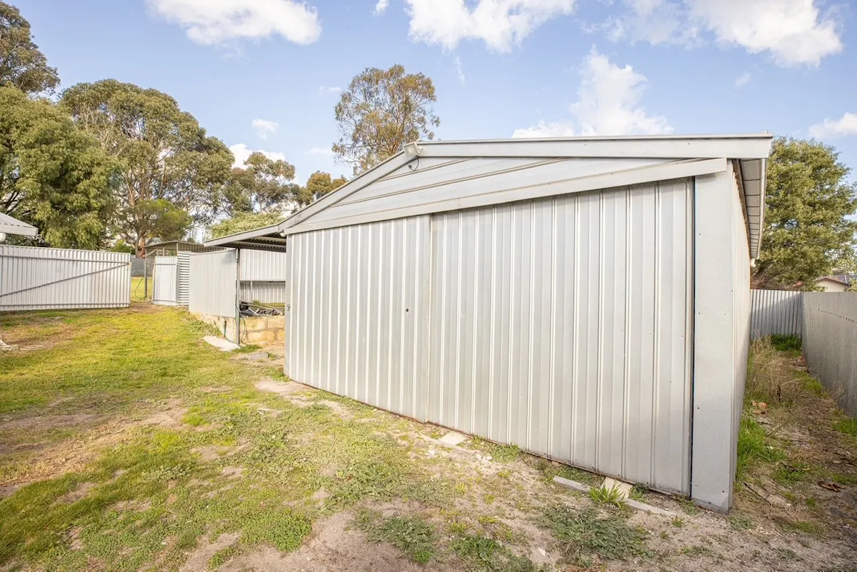 10 Lochiel Avenue — photo 10 of 13