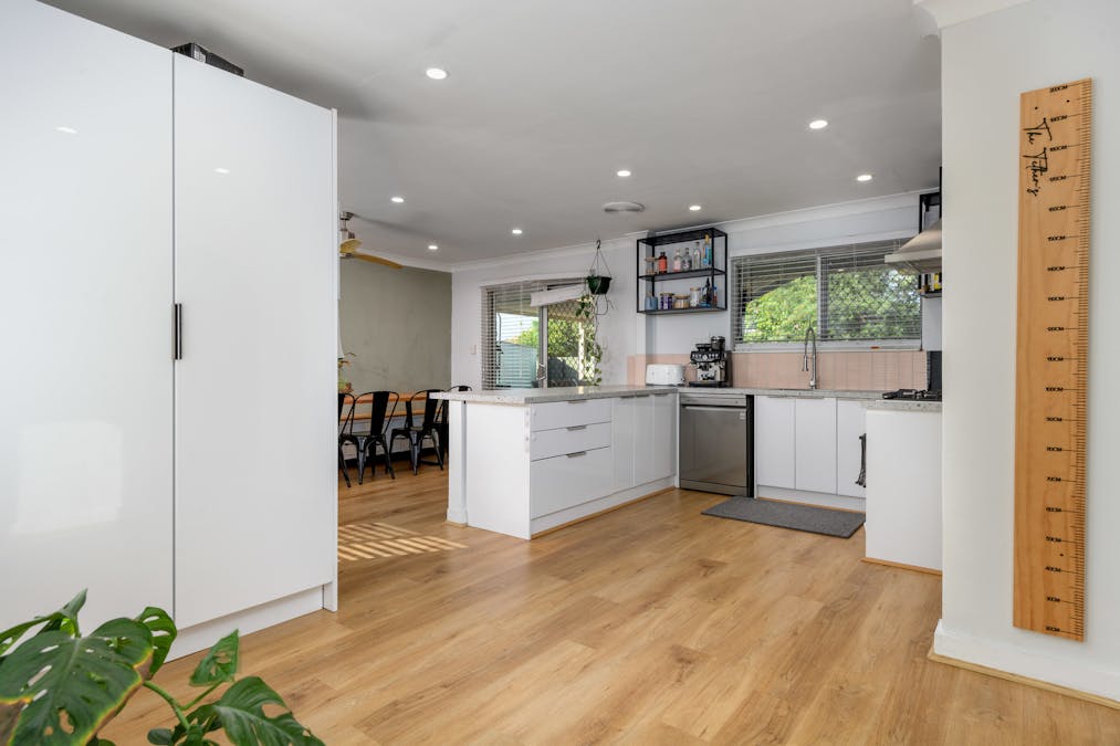 34 Kenton Way, Rockingham, WA, 6168 - Image 9