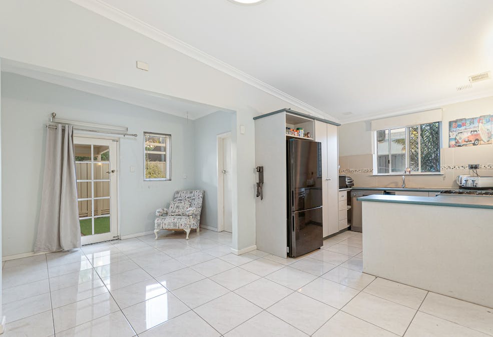 25 Waimea Road, Safety Bay, WA, 6169 - Image 5