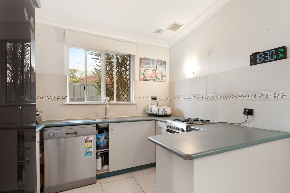 25 Waimea Road, Safety Bay, WA, 6169 - Image 6