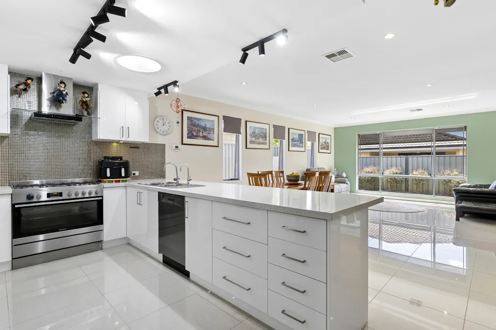 10 Yardley Road, Baldivis, WA, 6171 - Image 5