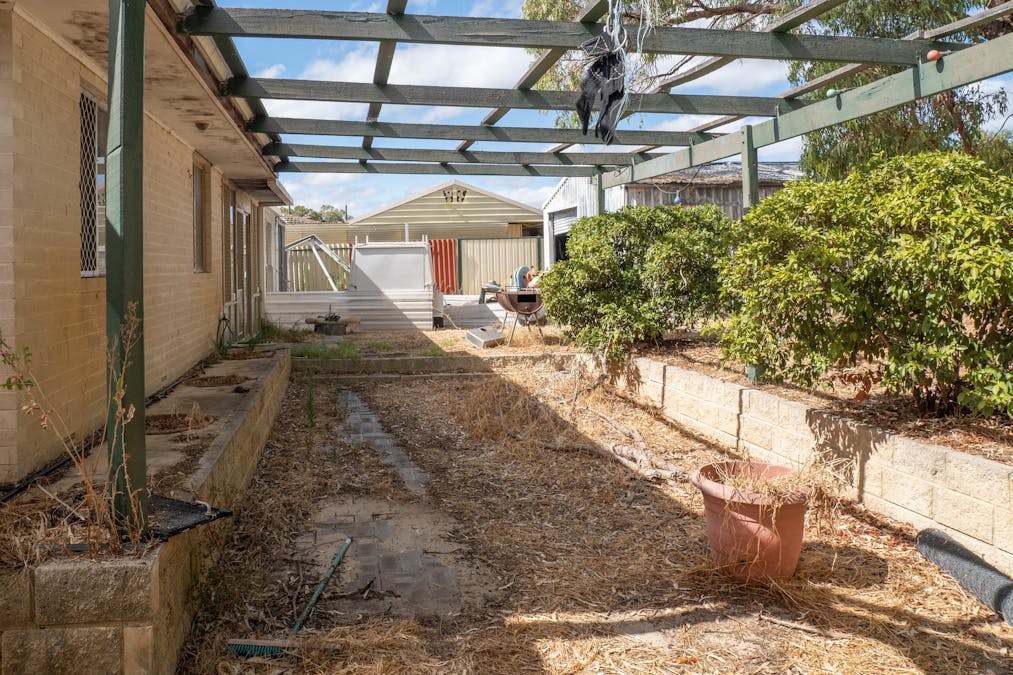 17 Nowranie Place, Hillman, WA, 6168 - Image 19