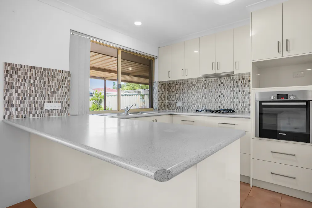 12 Greenlea Crescent, Warnbro, WA, 6169 - Image 5